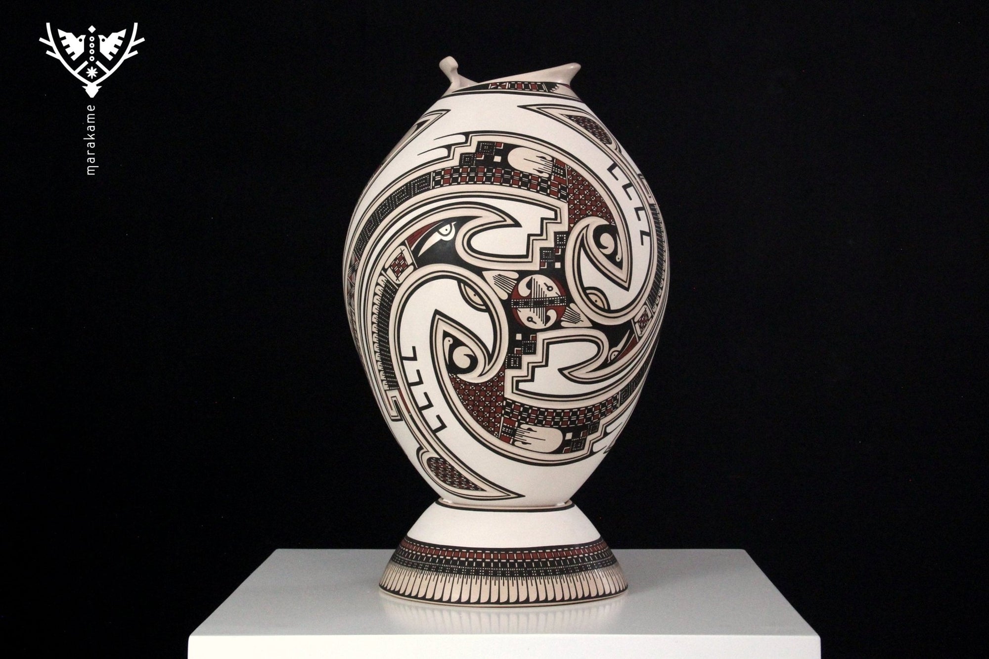 Mata Ortiz ceramics - Large traditional style vase - Huichol art - Marakame