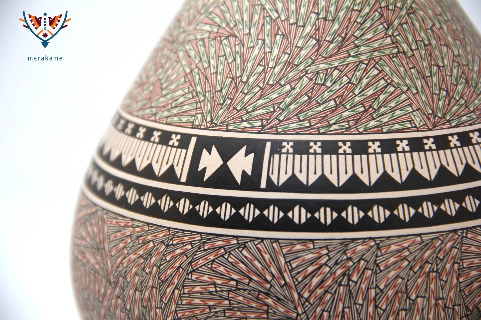 Mata Ortiz Ceramics - Medium Fine Painted Vase II - Huichol-Kunst - Marakame