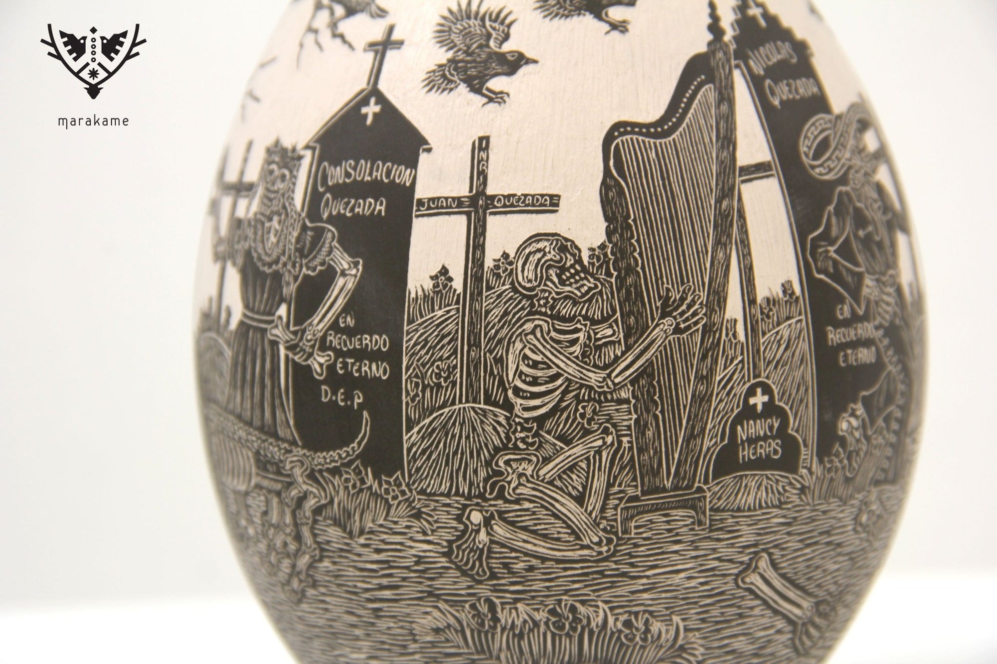 Mata Ortiz Keramik – Hund auf dem Tagesfriedhof – Tag der Toten – Huichol-Kunst – Marakame