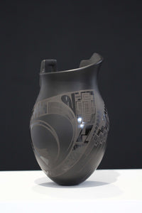Mata Ortiz Keramik - Schwarzes Stück mit Laubsägearbeiten I - Huichol art - Marakame