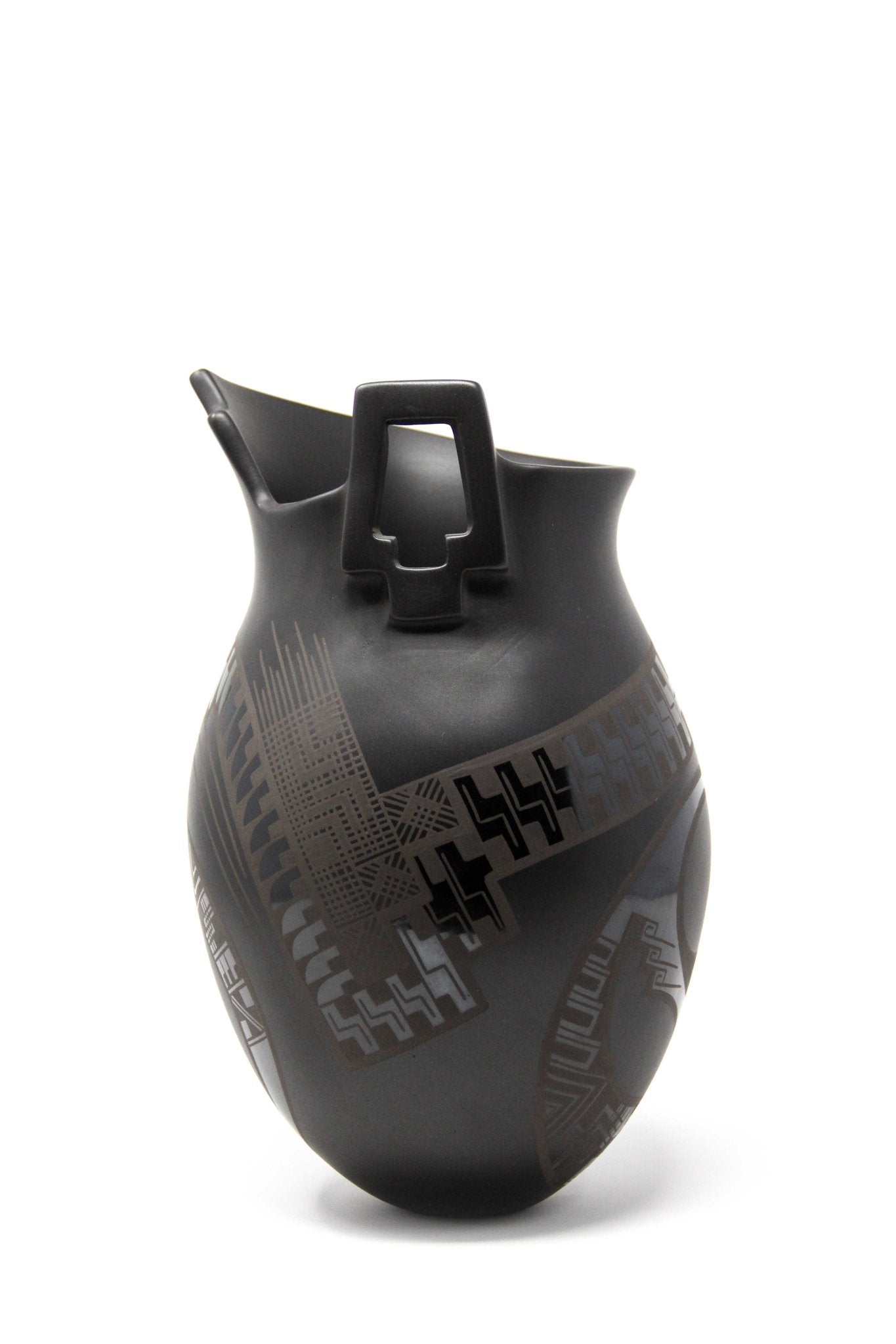 Mata Ortiz ceramic - Black piece with fretwork I - Huichol art - Marakame