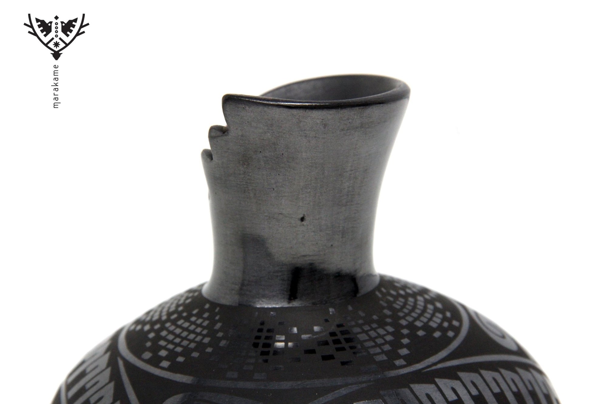 Mata Ortiz ceramics - Small black piece III - Huichol art - Marakame