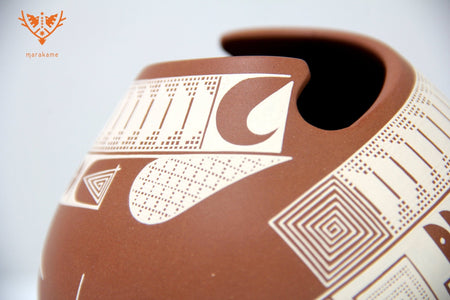 Mata Ortiz Keramik – Rotes Stück – Huichol-Kunst – Marakame