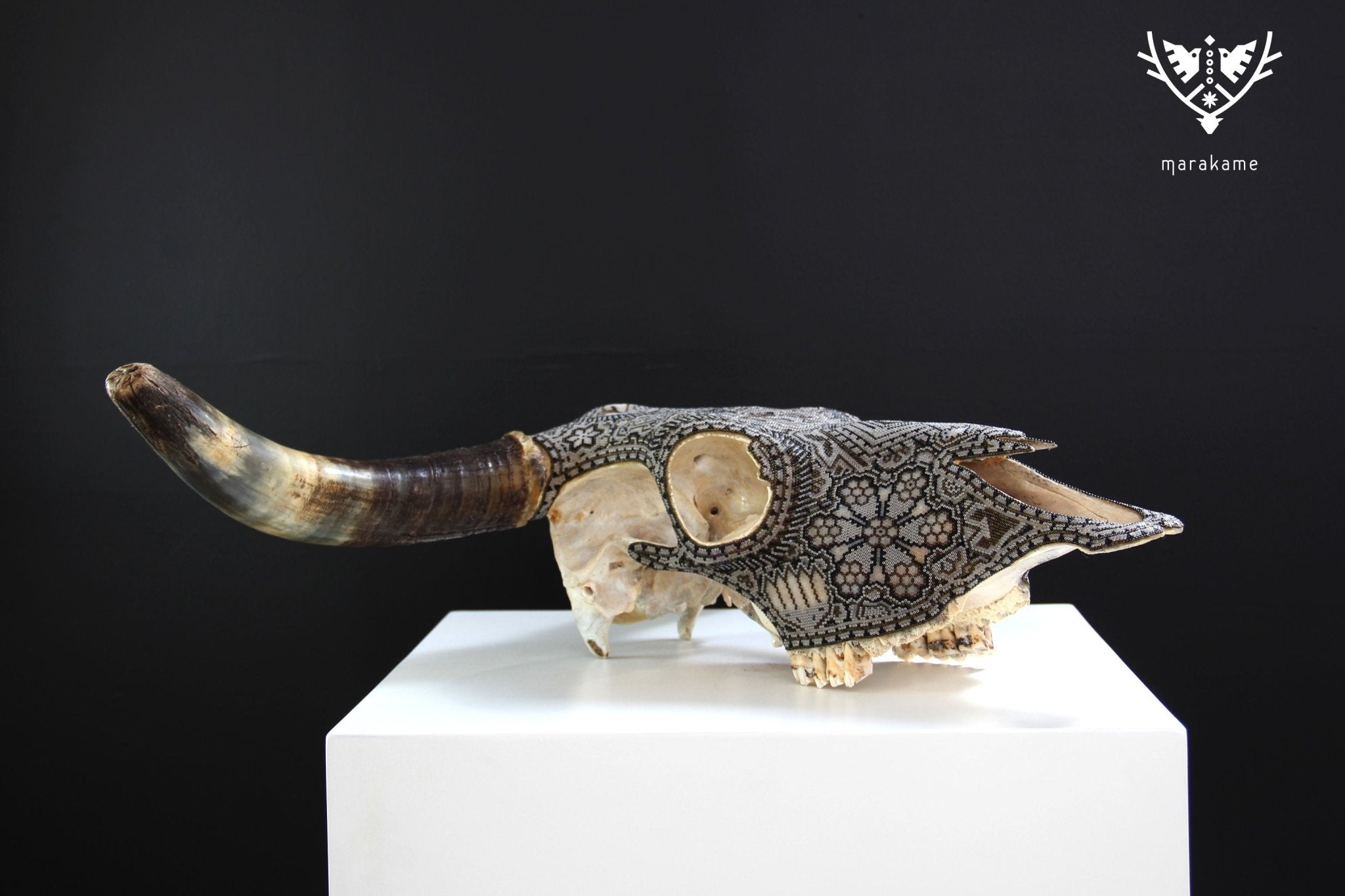 牛の頭蓋骨のウイチョルアート - グレートウェキシカ - ウイチョルアート - マラカメ