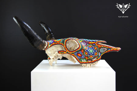 Crâne de vache Art Huichol - Tatéi werika wimari - Art Huichol - Marakame