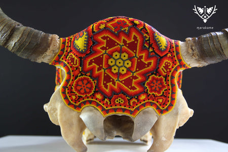 Cráneo de vaca Arte Huichol - Tatewari - Arte Huichol - Marakame