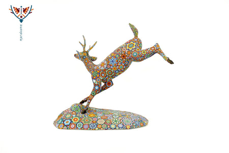 Sculpture d’art Huichol - Cerf bondissant - Maxa utsik+kame - Art Huichol - Marakame