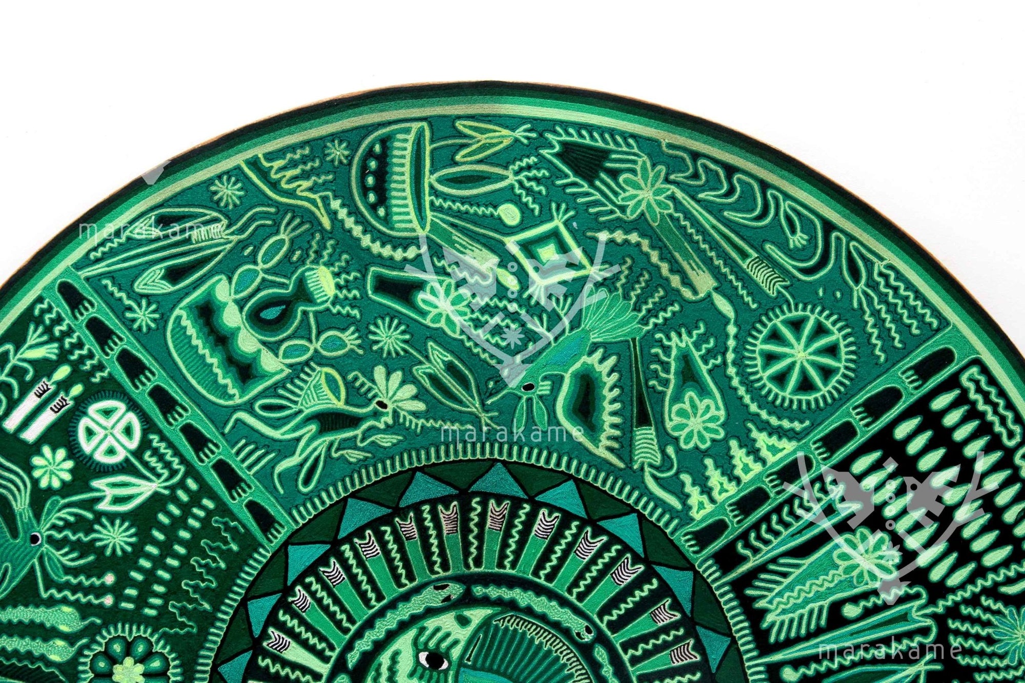 Nierika de Yarn Huichol Circle - The footprints of the old woman - 120 cm. - Huichol Art - Marakame