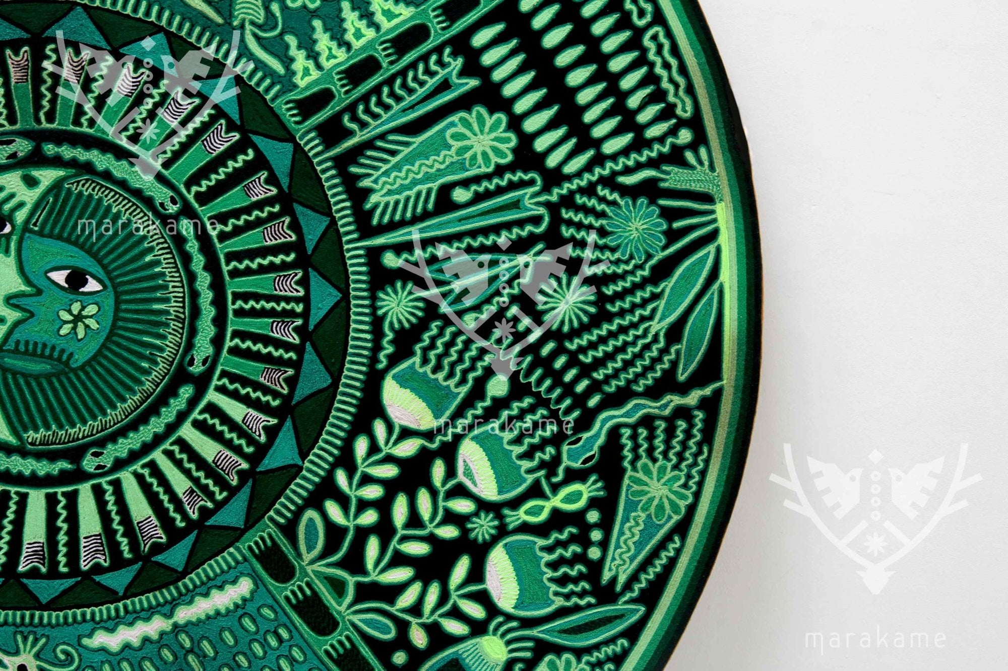 Nierika de Yarn Huichol Circle - The footprints of the old woman - 120 cm. - Huichol Art - Marakame