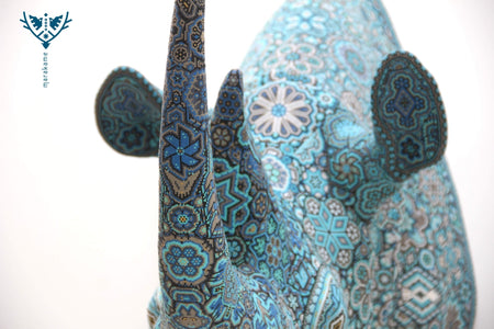 Prévente - Huichol Art Sculpture - Tête de rhinocéros adulte - Hikuri - Huichol Art - Marakame